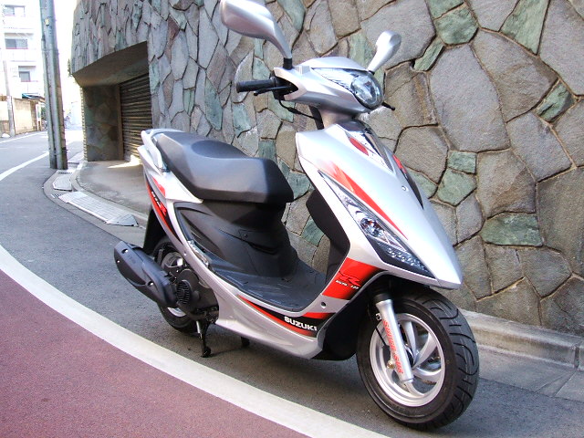 SUZUKI GSR125